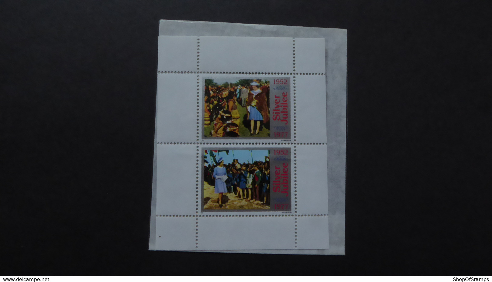 GREAT BRITAIN QUEEN II SILVER JUBILEE CINDRELLA STAMPS - Cinderella