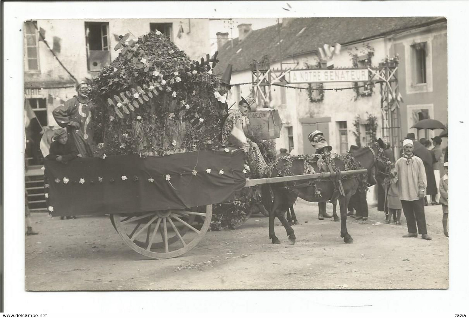 61.381/ BAZOCHES SUR HOENE - Carte Photo Fête (devant Mairie) - Bazoches Sur Hoene