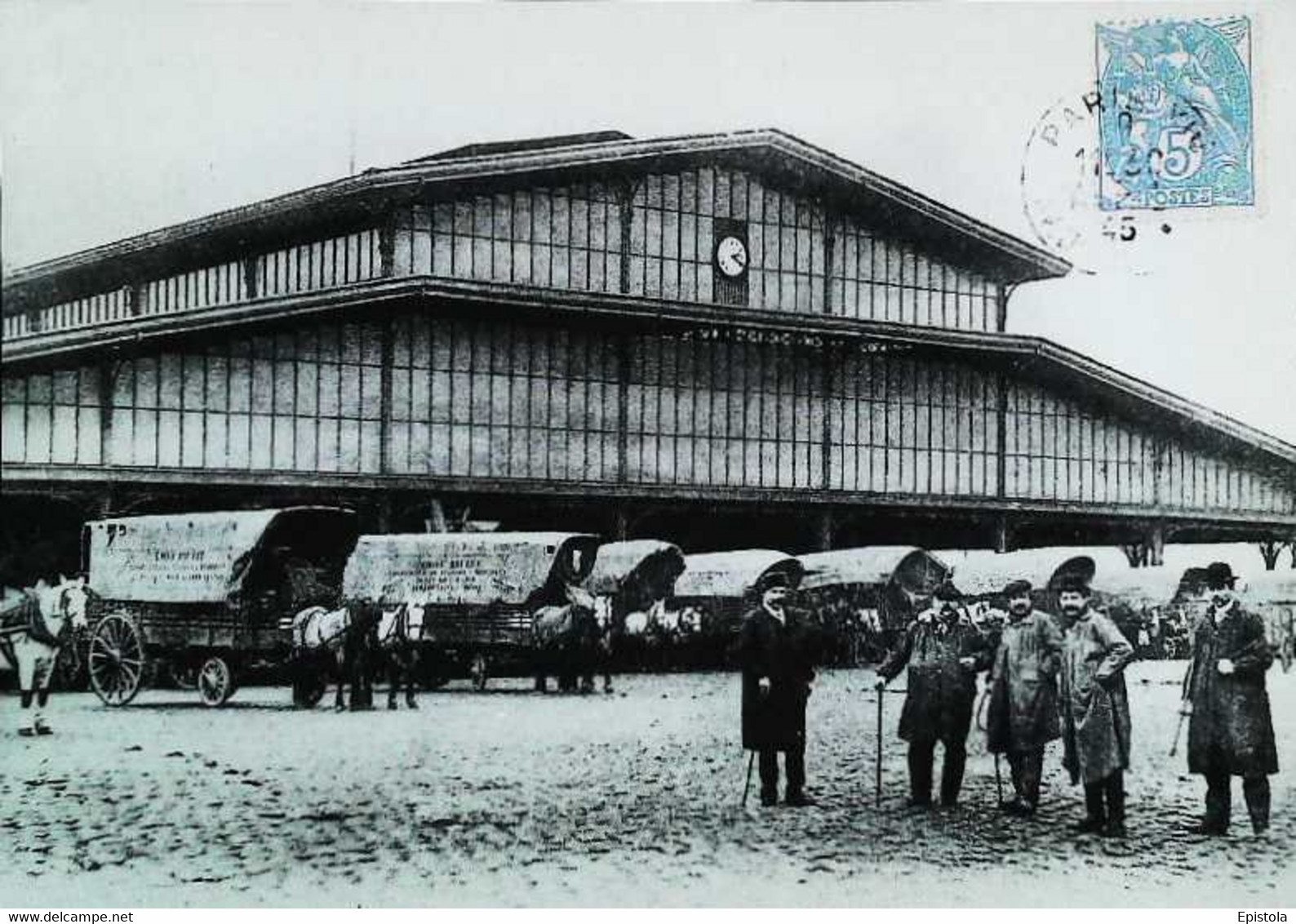 ► La Halle Aux Boeufs De La Villette Vers 1900  Devenue La Grande Halle - Plazas De Mercados