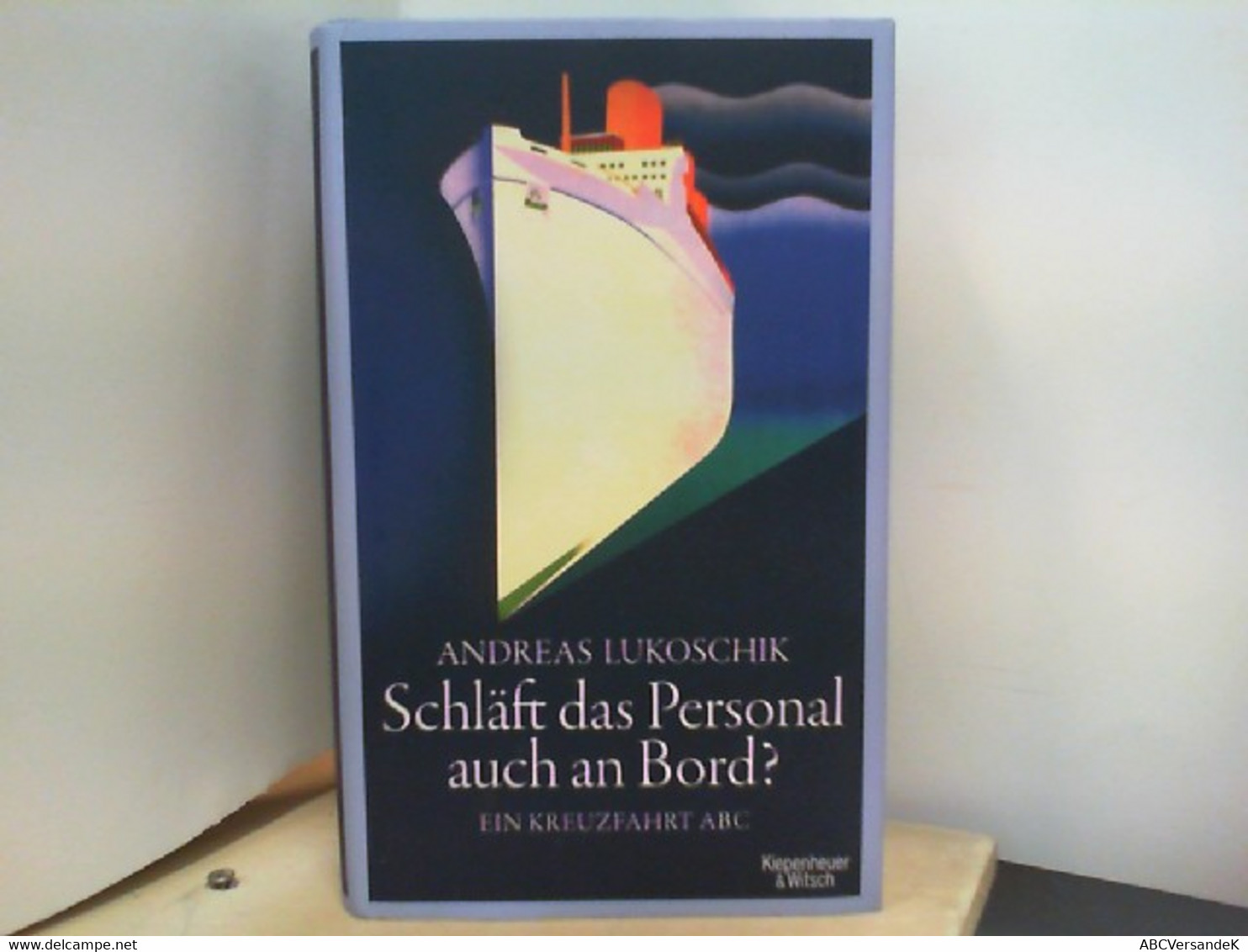 Schläft Das Personal Auch An Bord ? - Ein Kreuzfahrt ABC - Short Fiction