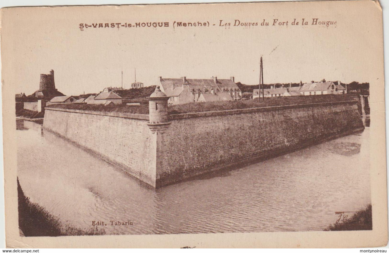 Manche : SAINT VAAS La  HOUGUE : Vue Le  Fort   D Ela  Hougue - Saint Vaast La Hougue
