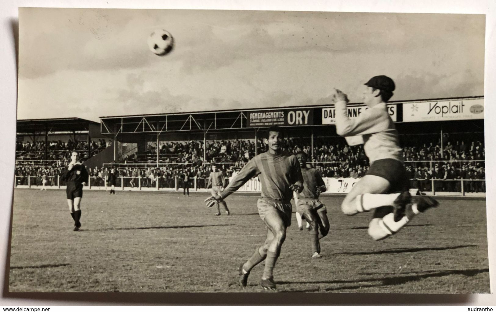 Photographie Football 1967 équipe US Du Mans La Berrichonne Sarthe Photo La Nouvelle République Tours - Sports