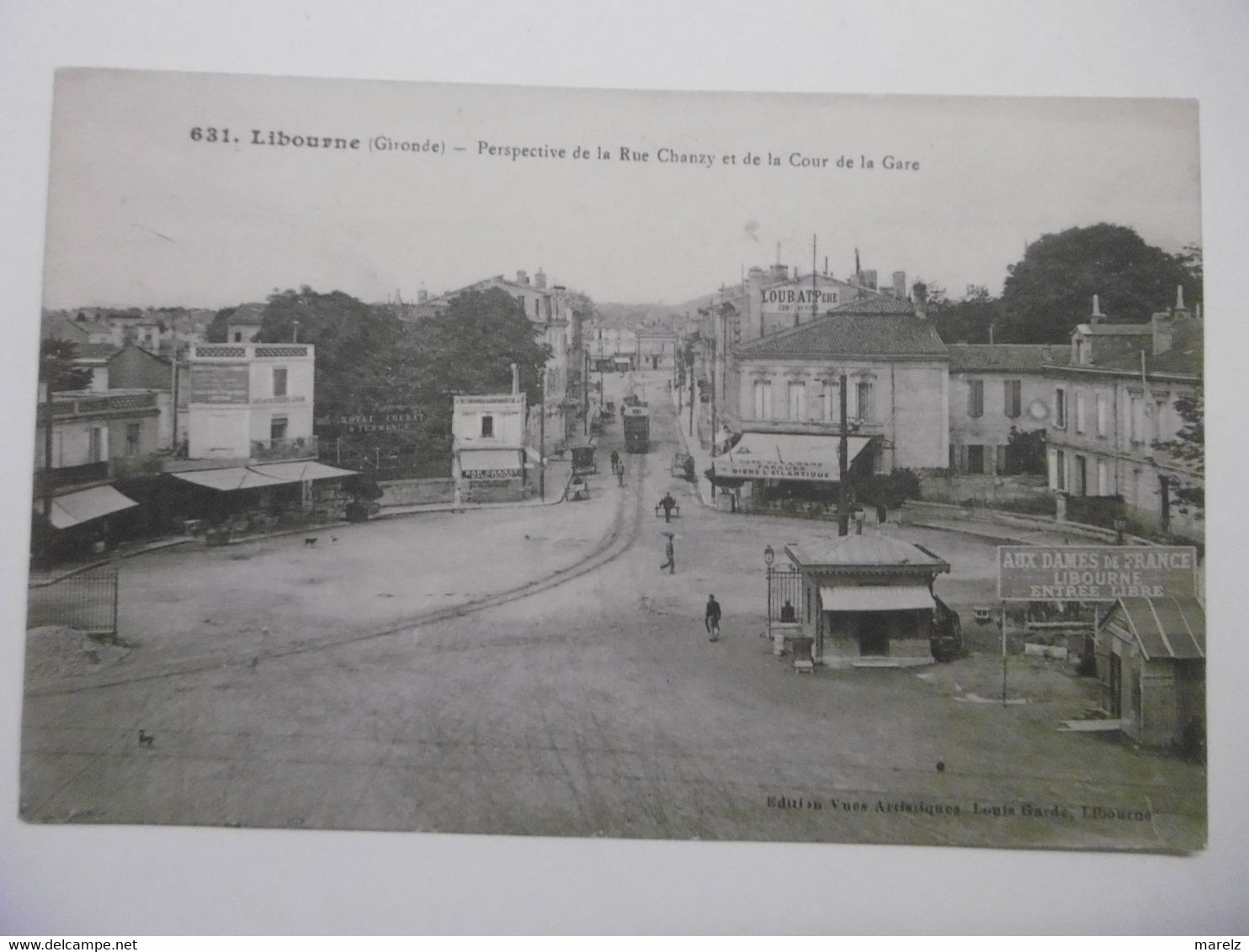 LIBOURNE Perspective De La Rue Chanzy Et De La Cour De La Gare, Animation Commerces Tram Tramway - CPA 33 GIRONDE - Libourne