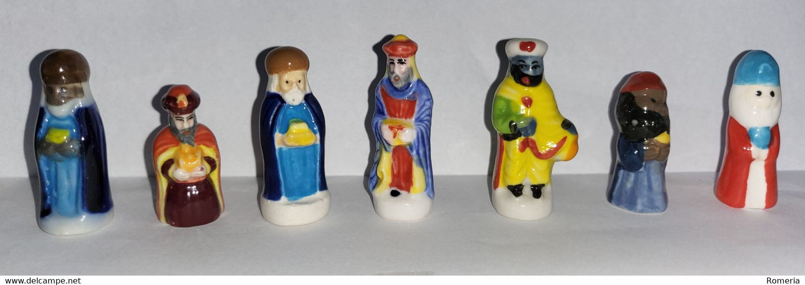 Personnages - Espagne - Lot 7 fèves de Roscon de Reyes - Brioche des Rois -  Porcelaine