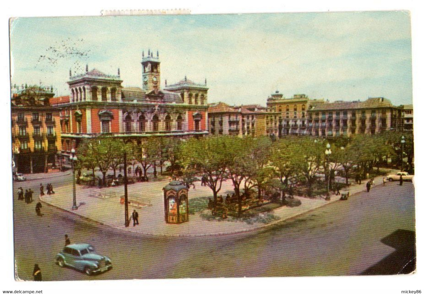 Espagne--VALLADOLID--1961--Plaza Mayor Et Hôtel De Ville (belle Voiture)...timbre... Cachet  SEGOVIA...........à Saisir - Valladolid