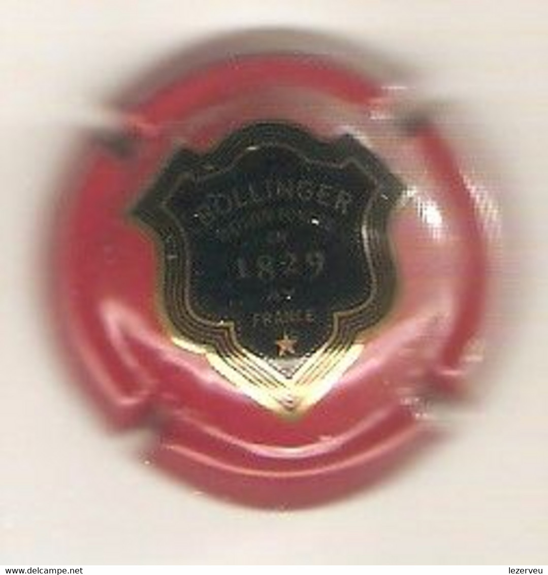 CAPSULE MUSELET CHAMPAGNE BOLLINGER AY FRANCE BLASON NOIR ET OR FOND ROUGE 1829 - Bollinger