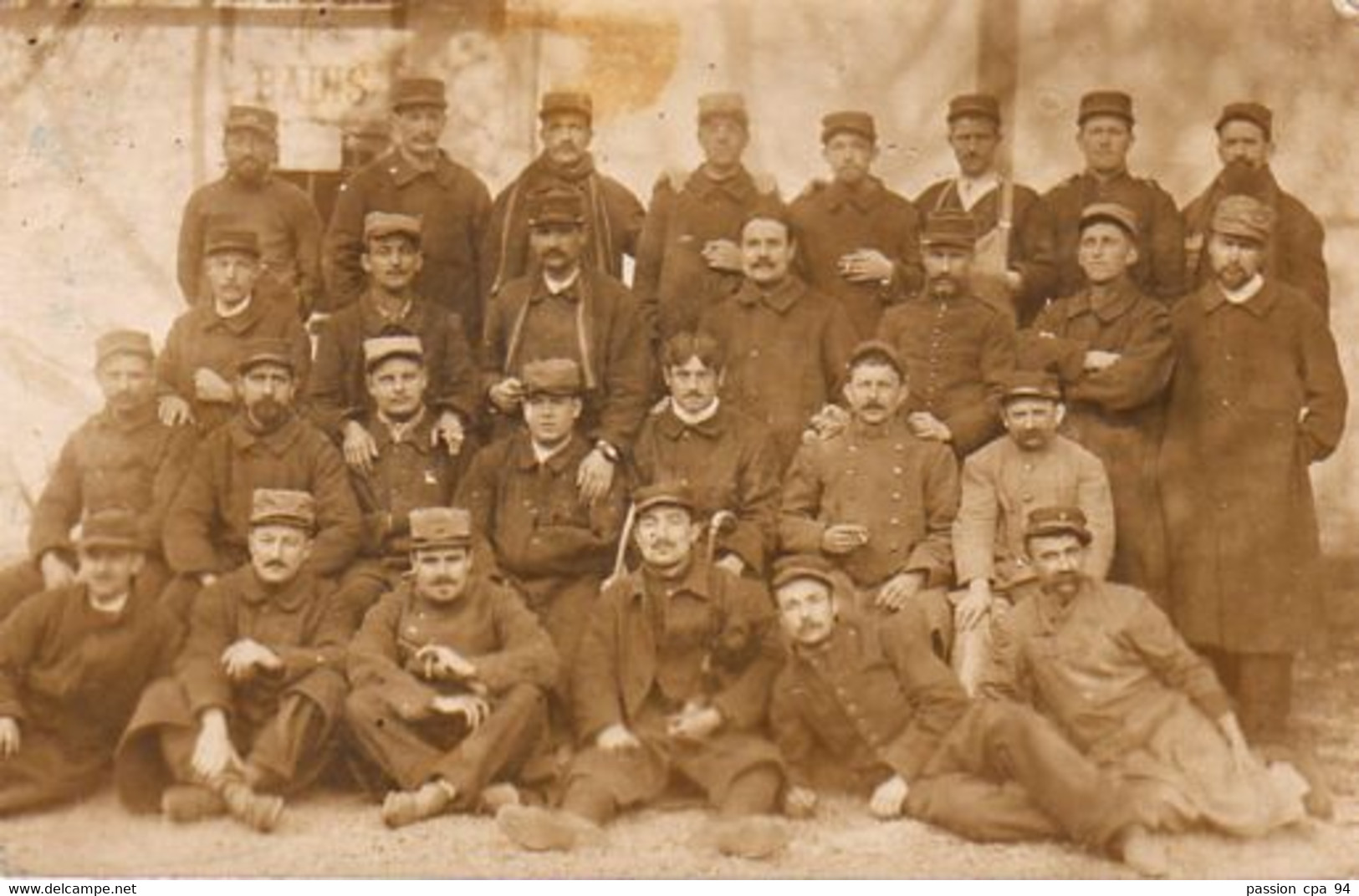 S04-003 Carte Photo - Groupe De Militaires à L'hôpital Temporaire De Sainte Foy La Grande - Other & Unclassified