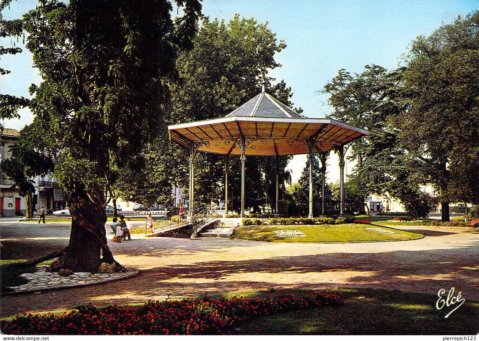 33 - Libourne - Kiosque à Musique Dans Le Jardin Public - Libourne