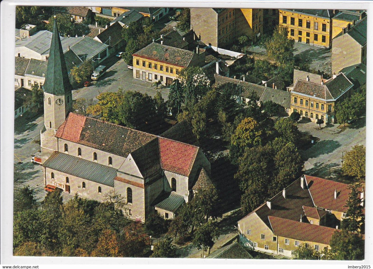 Luftbild  Ak  LAA An Der Thaya, Pfarrkirche, Bezirk Mistelbach, Luftaufnahme Ansichtskarte - Laa An Der Thaya