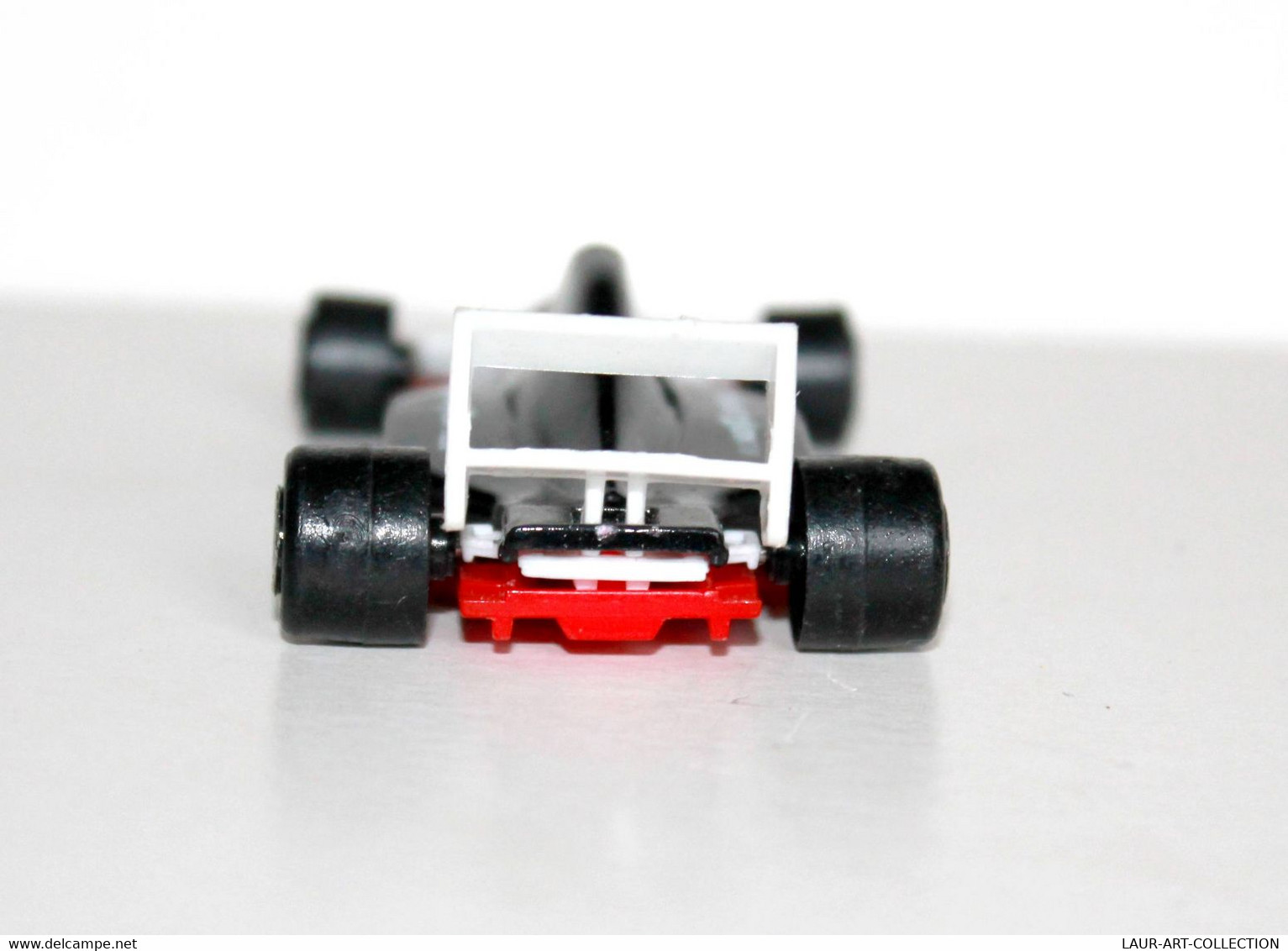 MAJORETTE - N°213 F1 FORMULE 1 / VOITURE DE COURSE RACING N°8 - ECH 1/55 - ANCIEN MINIATURE AUTOMOBILE        (030122.6) - Majorette