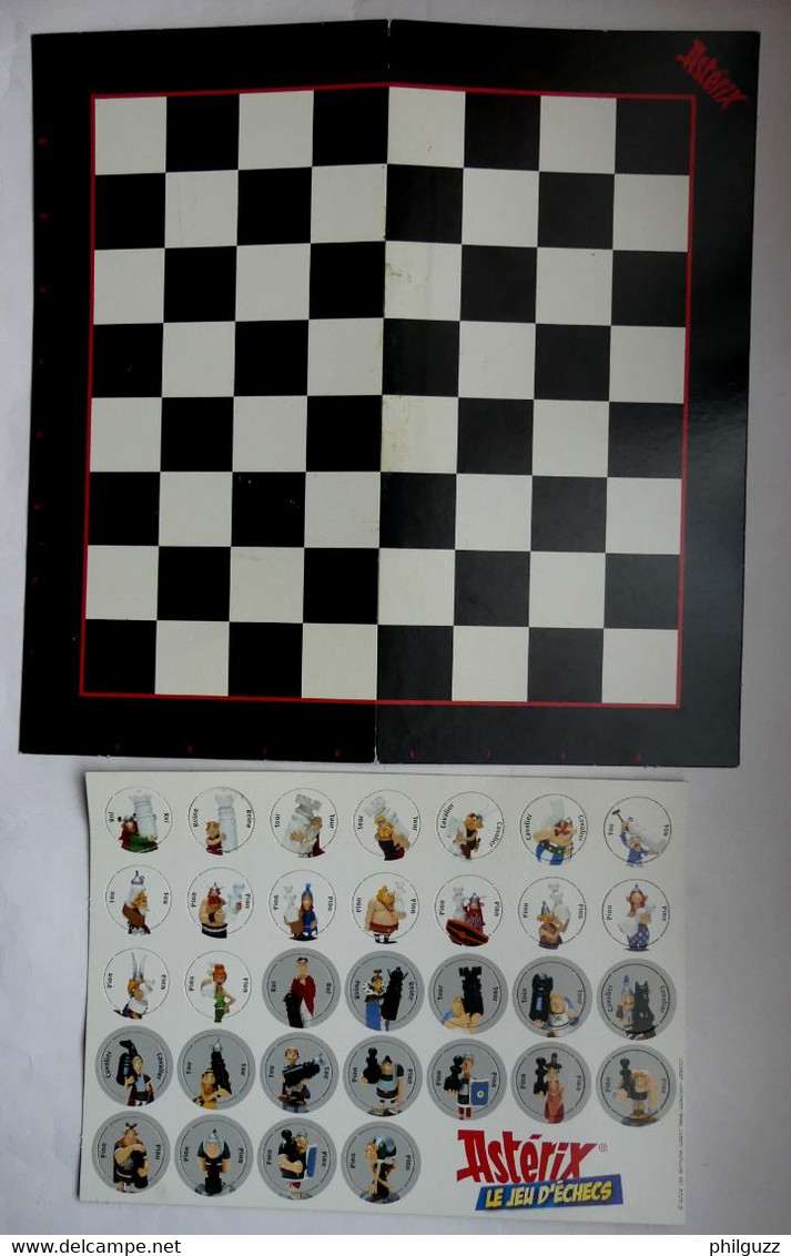 JEU D'ECHECS AVEC PLANCHE DE PIONS EN CARTON HACHETTE 2006 ASTERIX - Objets Publicitaires