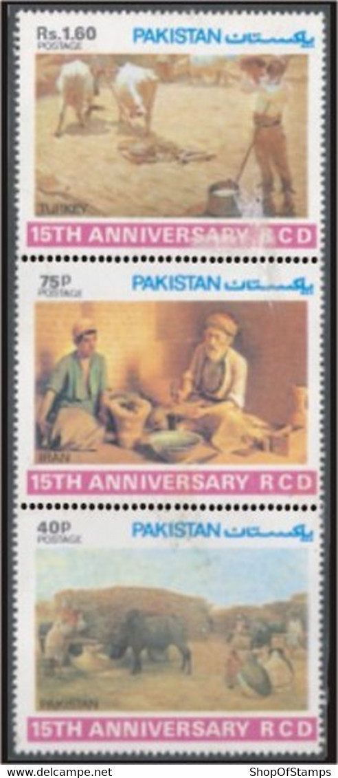PAKISTAN SG 497-99 RCD ANNIV 15TH SETENENT - Pakistan