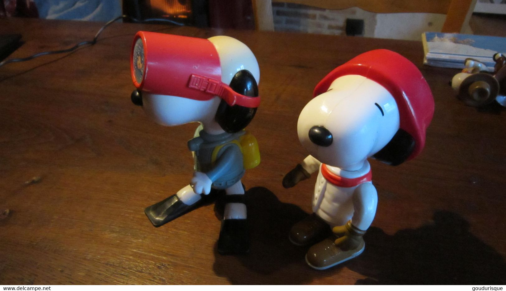 LOT 2 FIGURINES Moyenne SNOOPY OFFERT PAR MAC DO - Peanuts