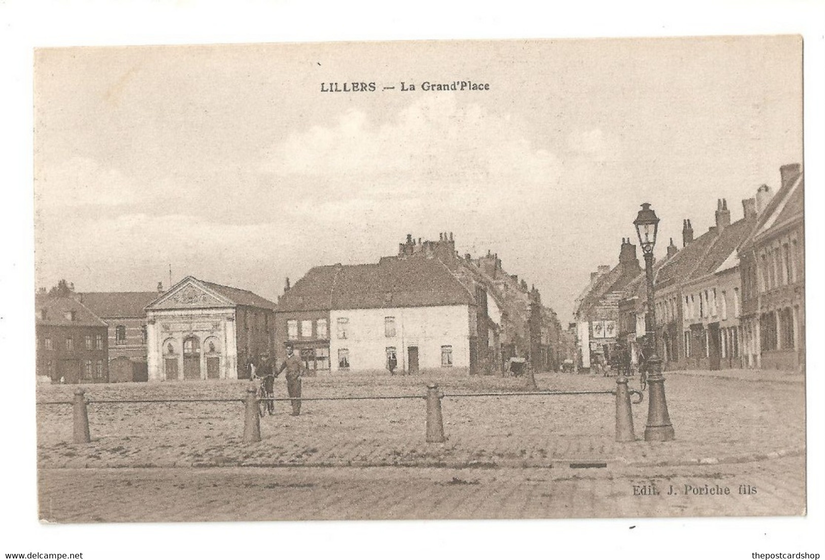 Lillers (62) - La Grand'Place CPA 62 Lillers 62 - Lillers (Pas-de-Calais) - La Grand'Place UNUSED - Lillers