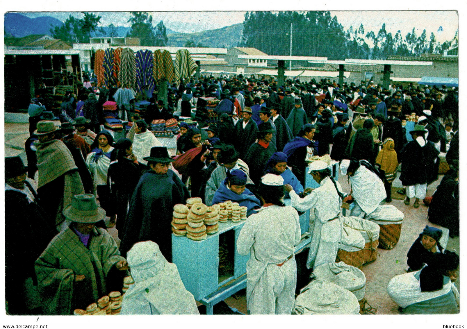 Ref 1518 -  Postcard - Street Market Quito Ecuador - Ecuador