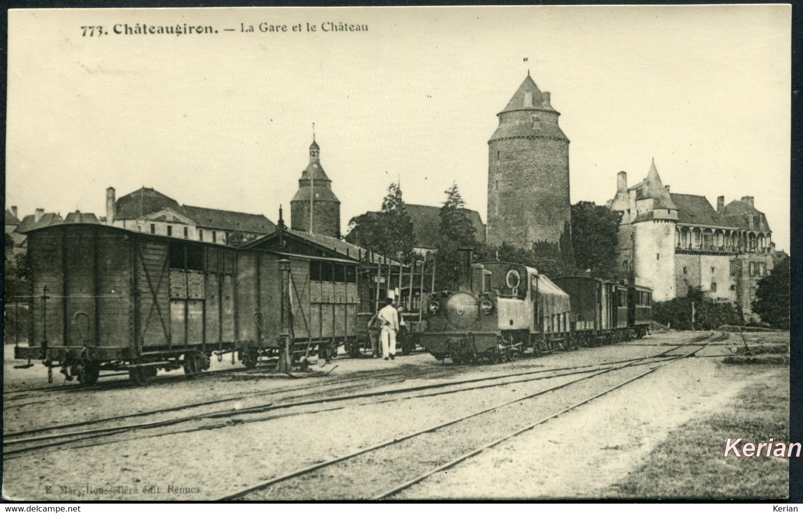 REPRODUCTION Ancienne D'une CPA - Chateaugiron La Gare Et Le Château - Voir 2 Scans Larges Et Descriptif - Châteaugiron