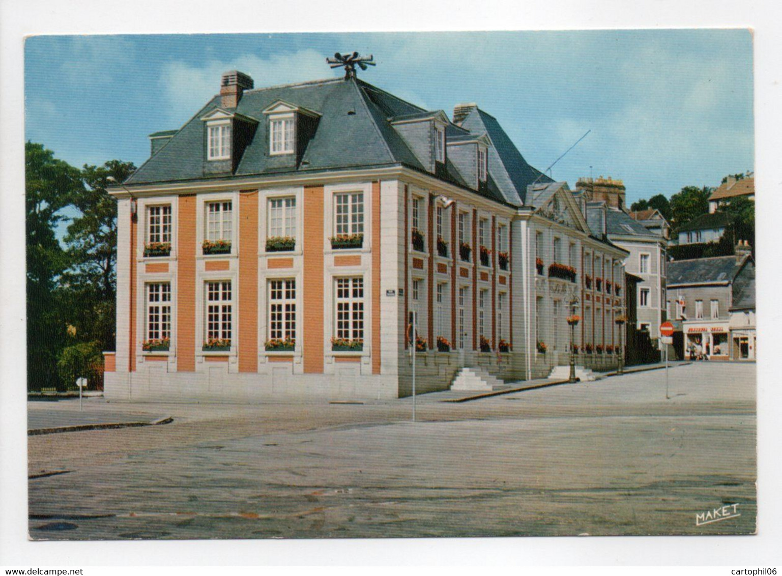 - CPM DARNÉTAL (76) - La Place De L'Hôtel-de-Ville 1980 - Editions KETTLER - - Darnétal