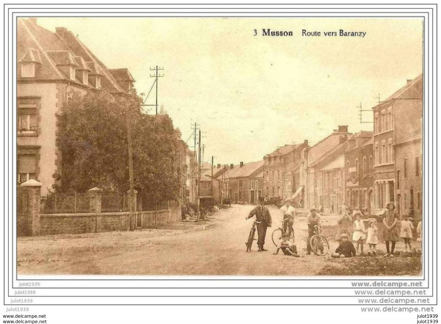 MUSSON ..--  FACTEUR . POSTE .  Route Vers BARANZY . - Musson