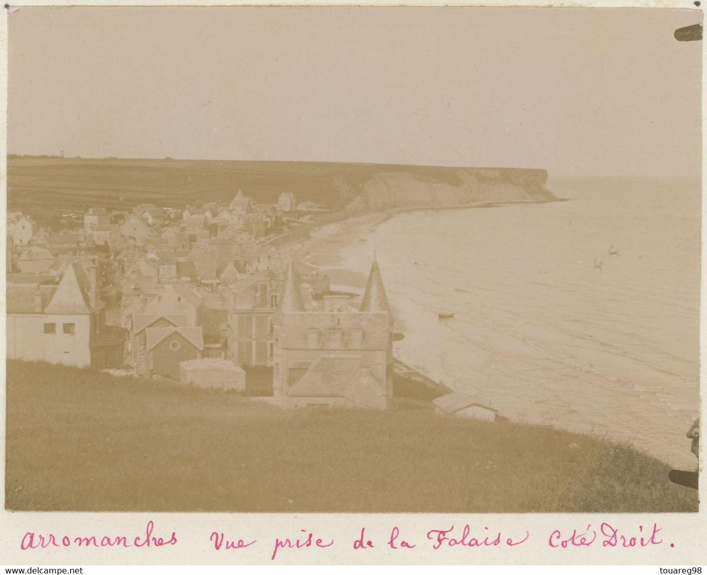 Arromanches (Calvados). Vue Prise De La Falaise Côté Droit. Normandie. Tirage Citrate 1896. - Ancianas (antes De 1900)