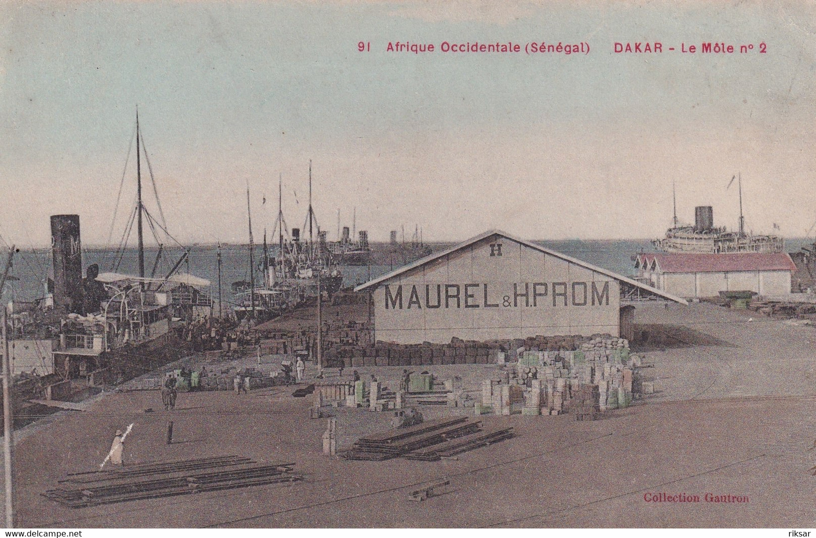 SENEGAL(DAKAR) BATEAU EN CHARGEMENT - Sénégal