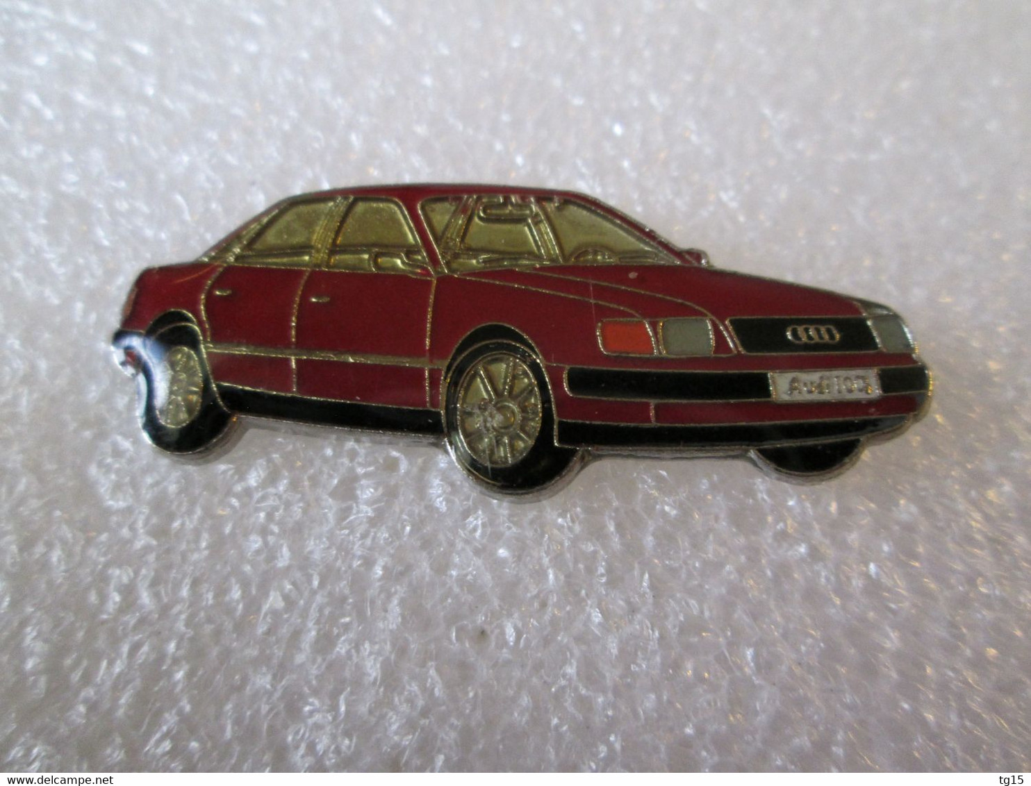 PIN'S    AUDI   100 - Audi