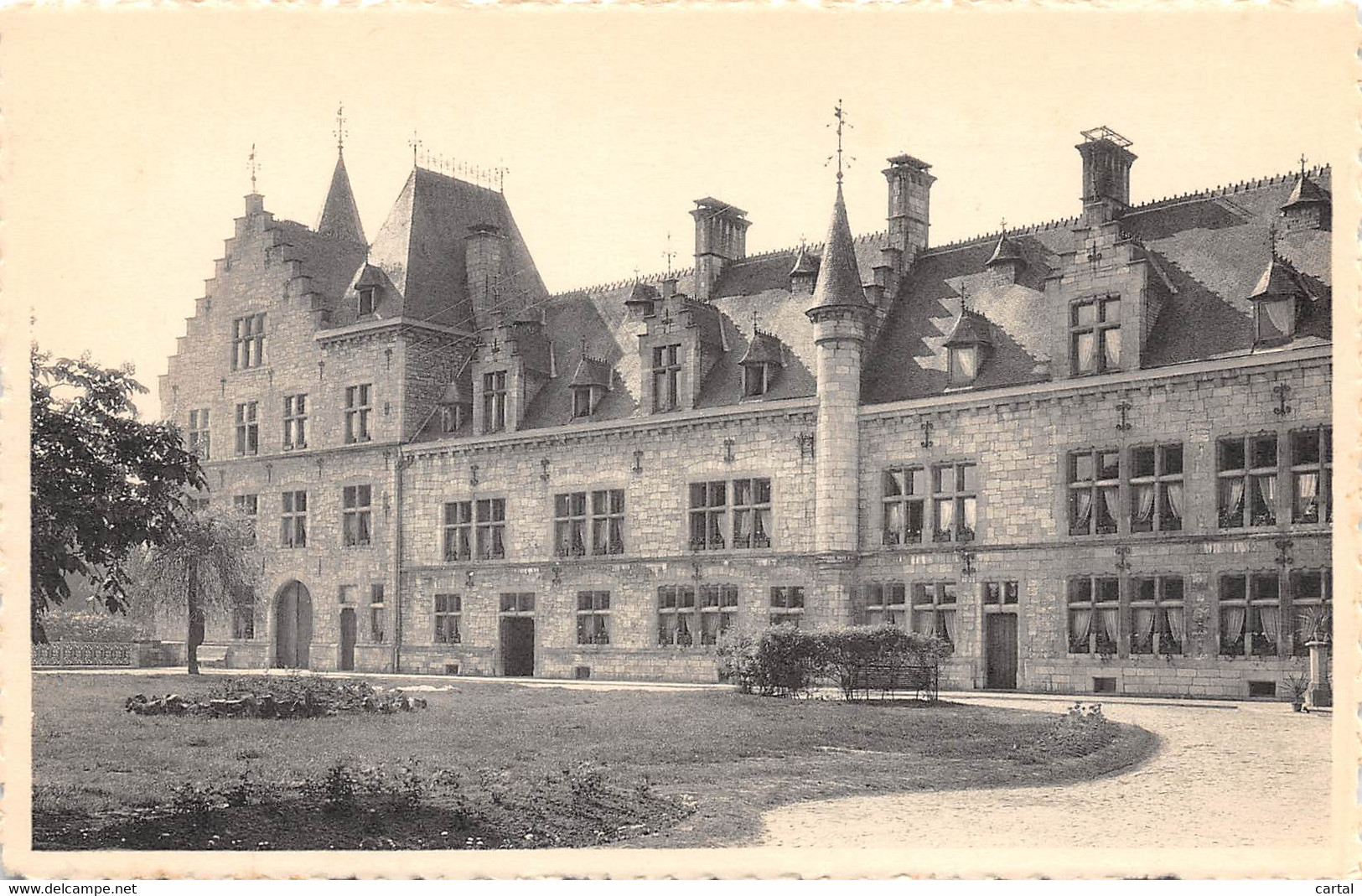 Château De FALLAIS - "Quiétude" - L'aile Gauche Du Château (vue De La Cour Intérieure) - Braives