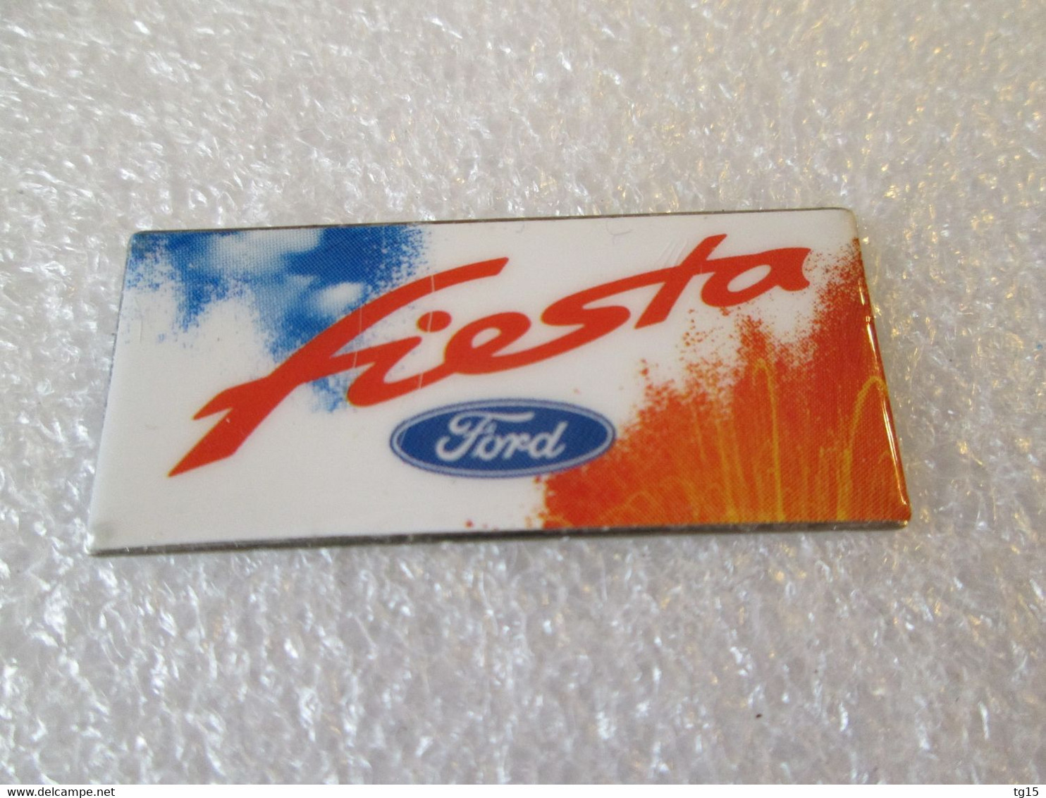PIN'S    FORD   FIESTA - Ford