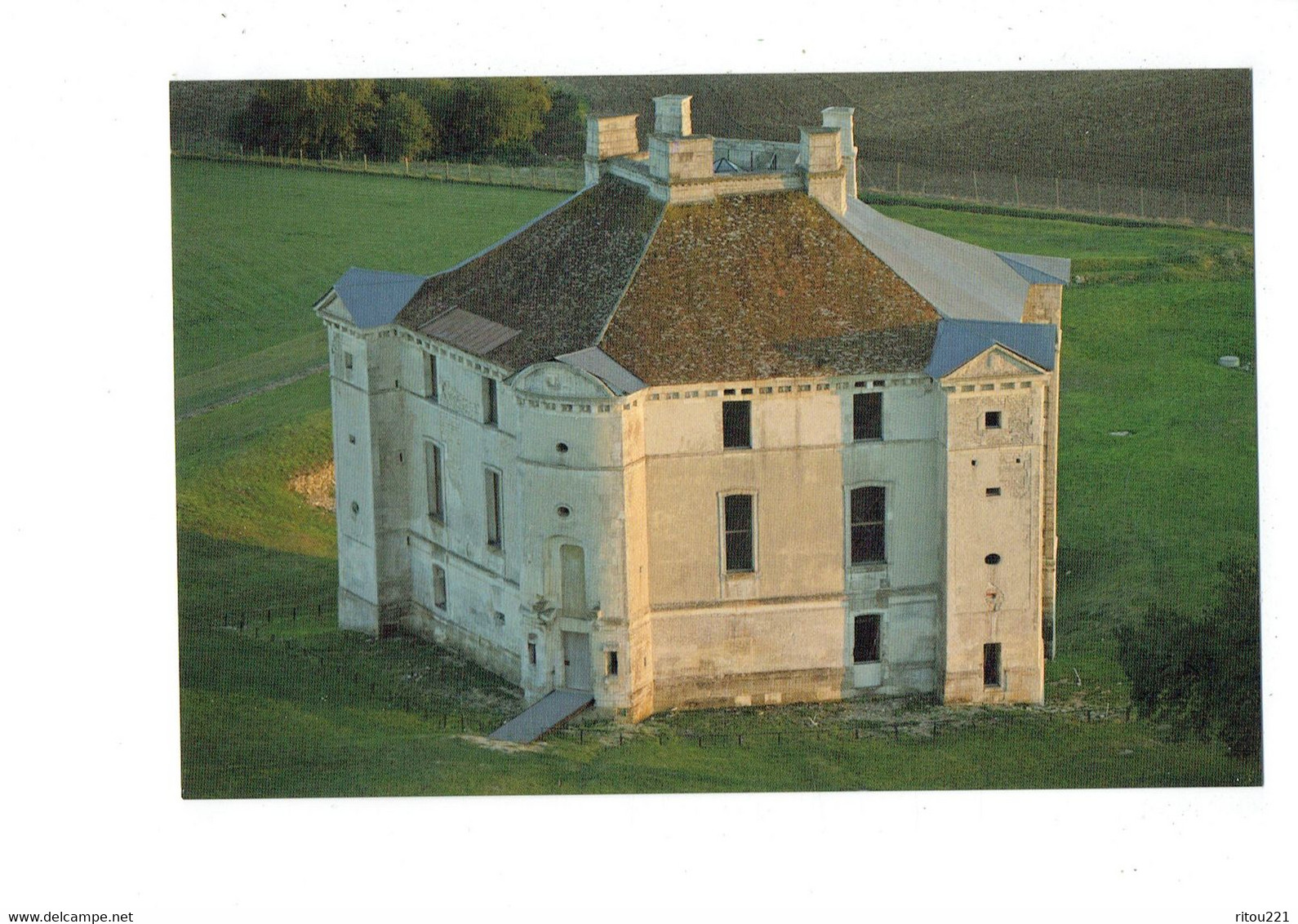 Cpm - 89 - Le Château De MAULNES - - Cruzy Le Chatel