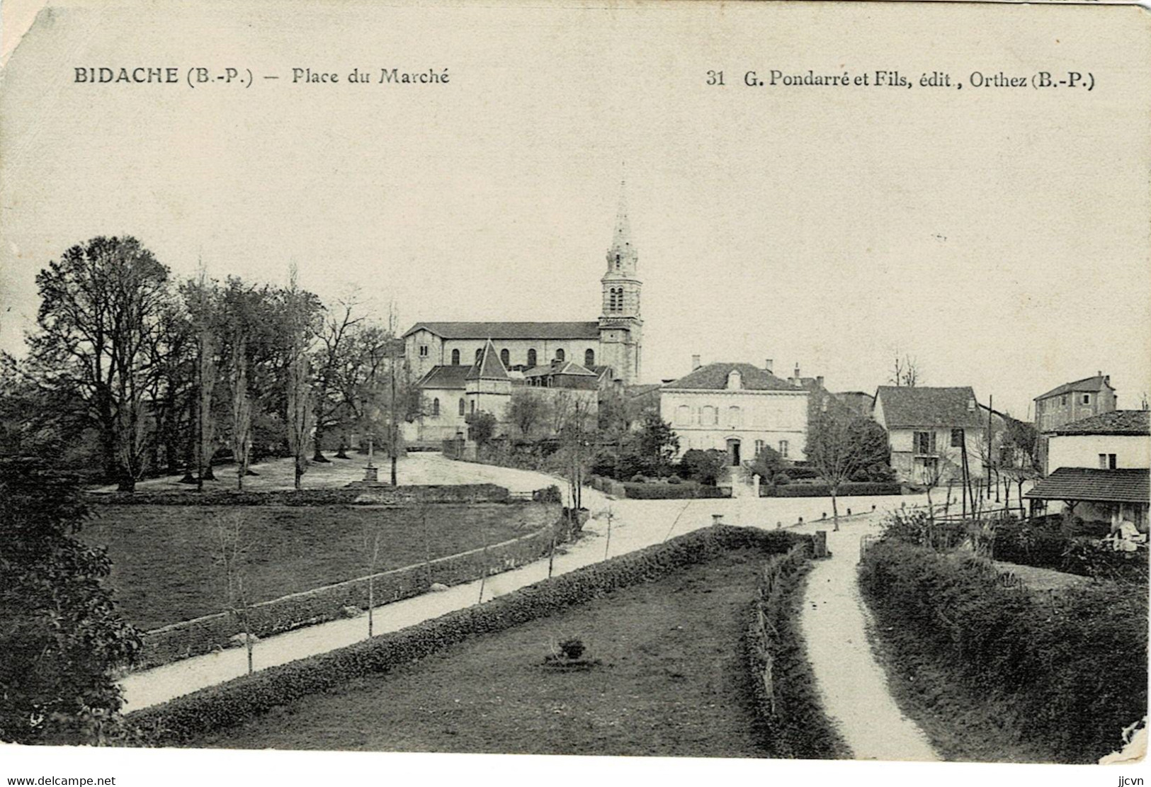 ""64 - Pyrénées-Atlantiques - Bidache - Place Du Marché - Bidache