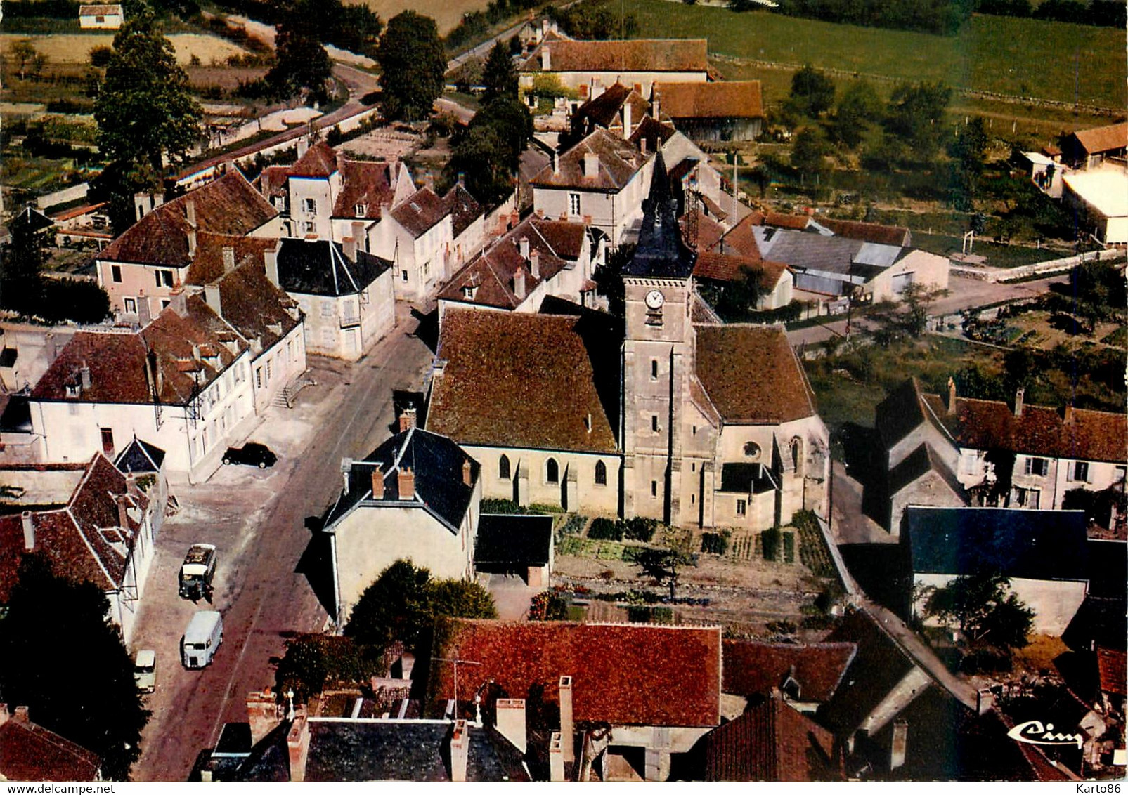 Brinon Sur Beuvron * Vue Générale Aérienne Du Village - Brinon Sur Beuvron