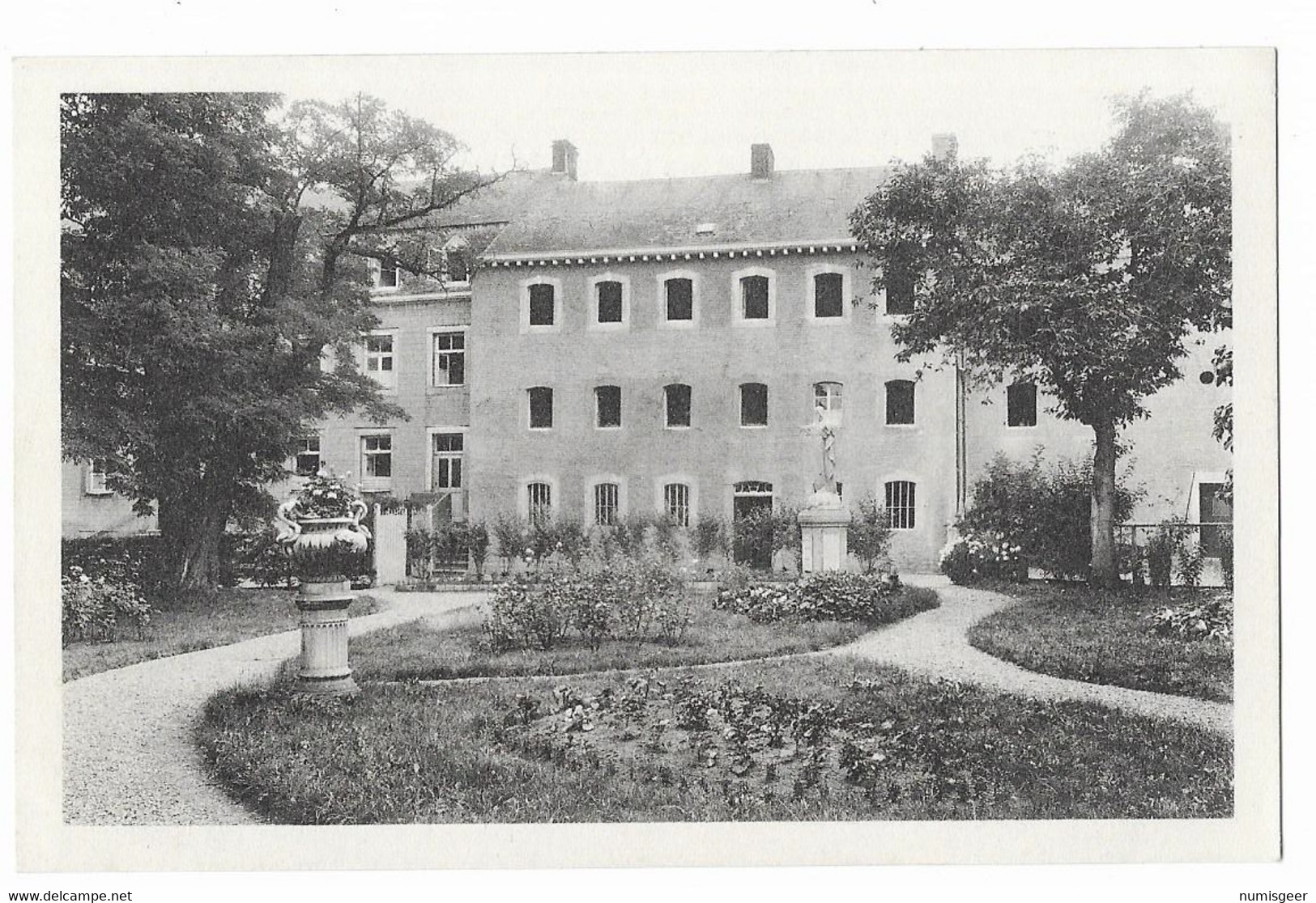 BÈFVE  --  Etablissement Des Filles De La Croix -Dépendances - Parc - Thimister-Clermont