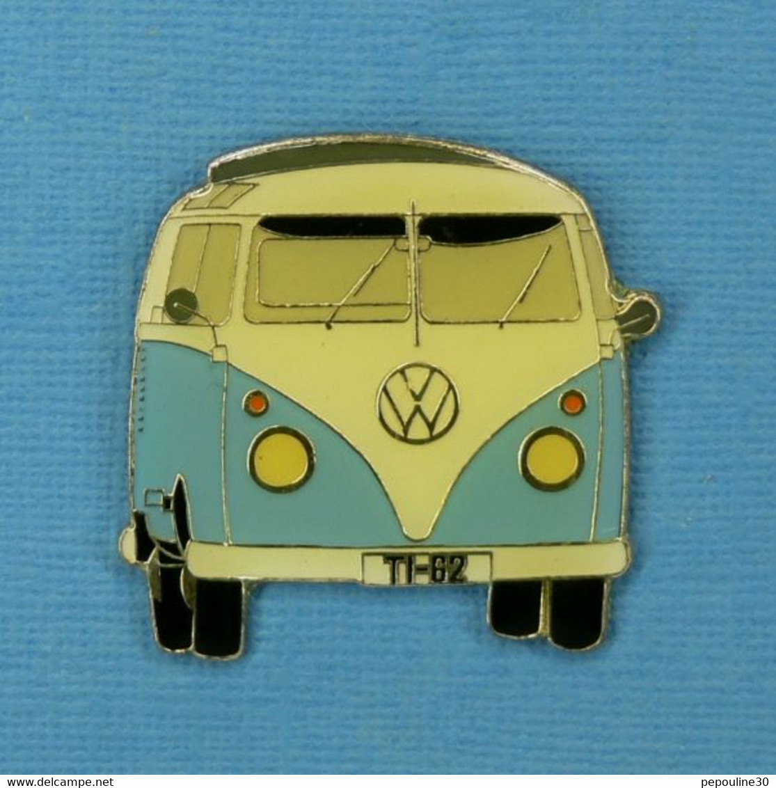 1 PIN'S //  ** LE MYTHIQUE / COMBI VOLKSWAGEN ** - Volkswagen