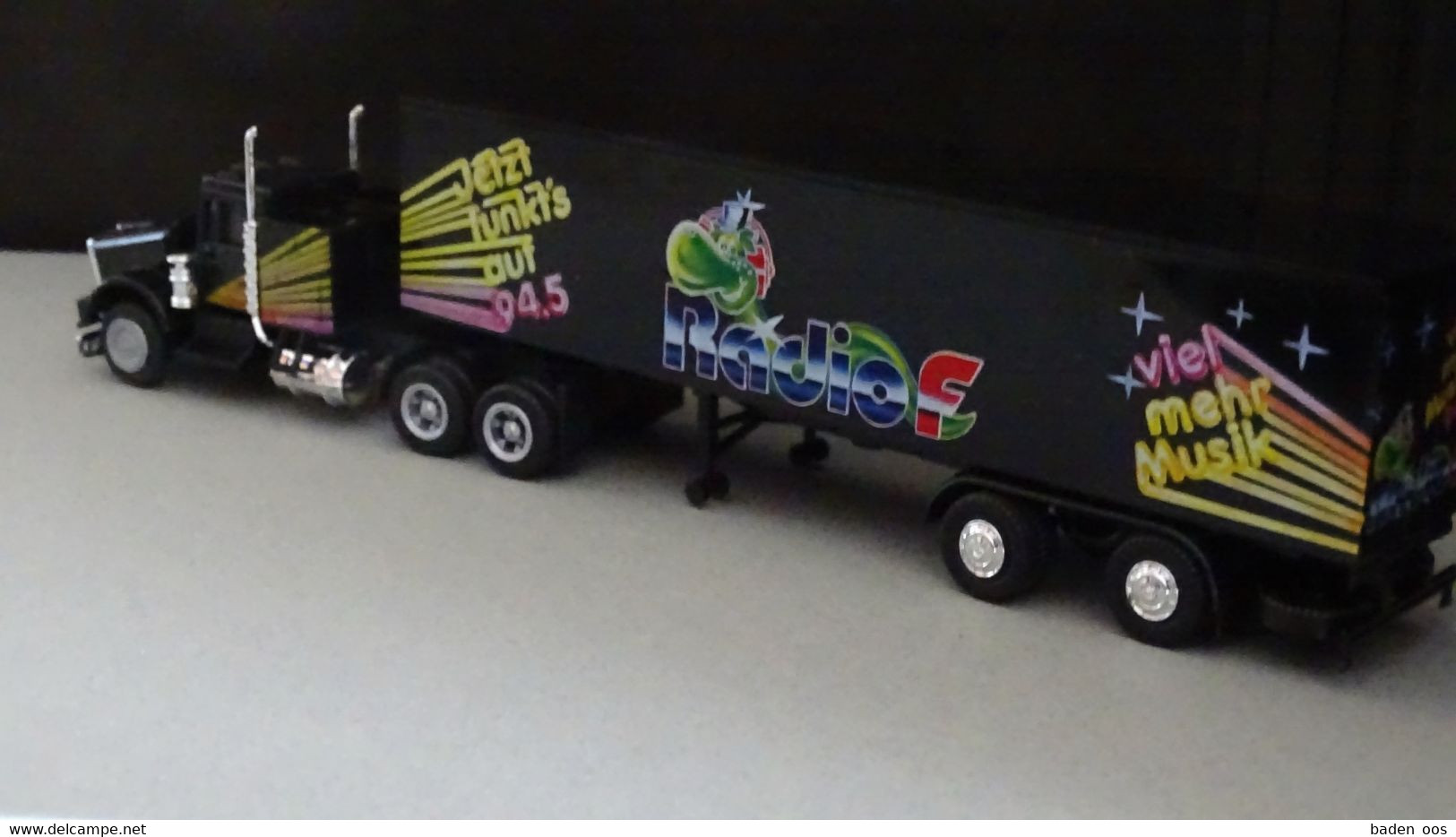 Herpa RadioF Kenworth Sei-Remorque - Road Vehicles