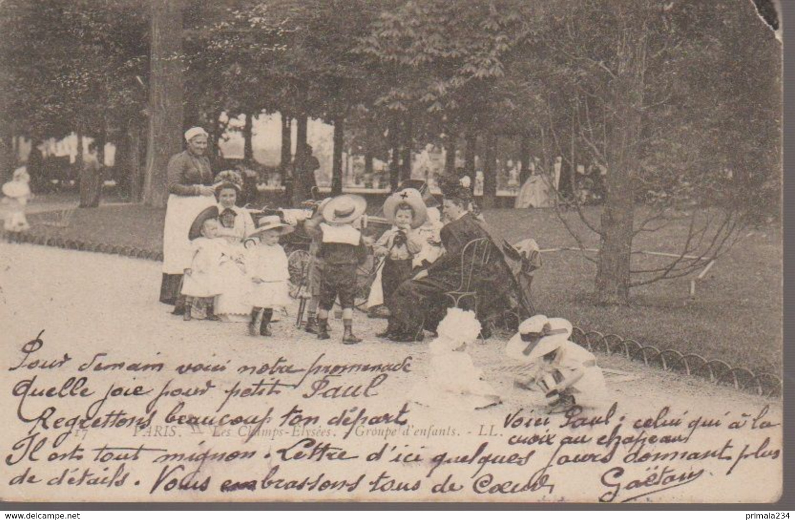 PARIS - LES CHAMPS ELYSEES - GROUPE D ENFANTS - Arrondissement: 08