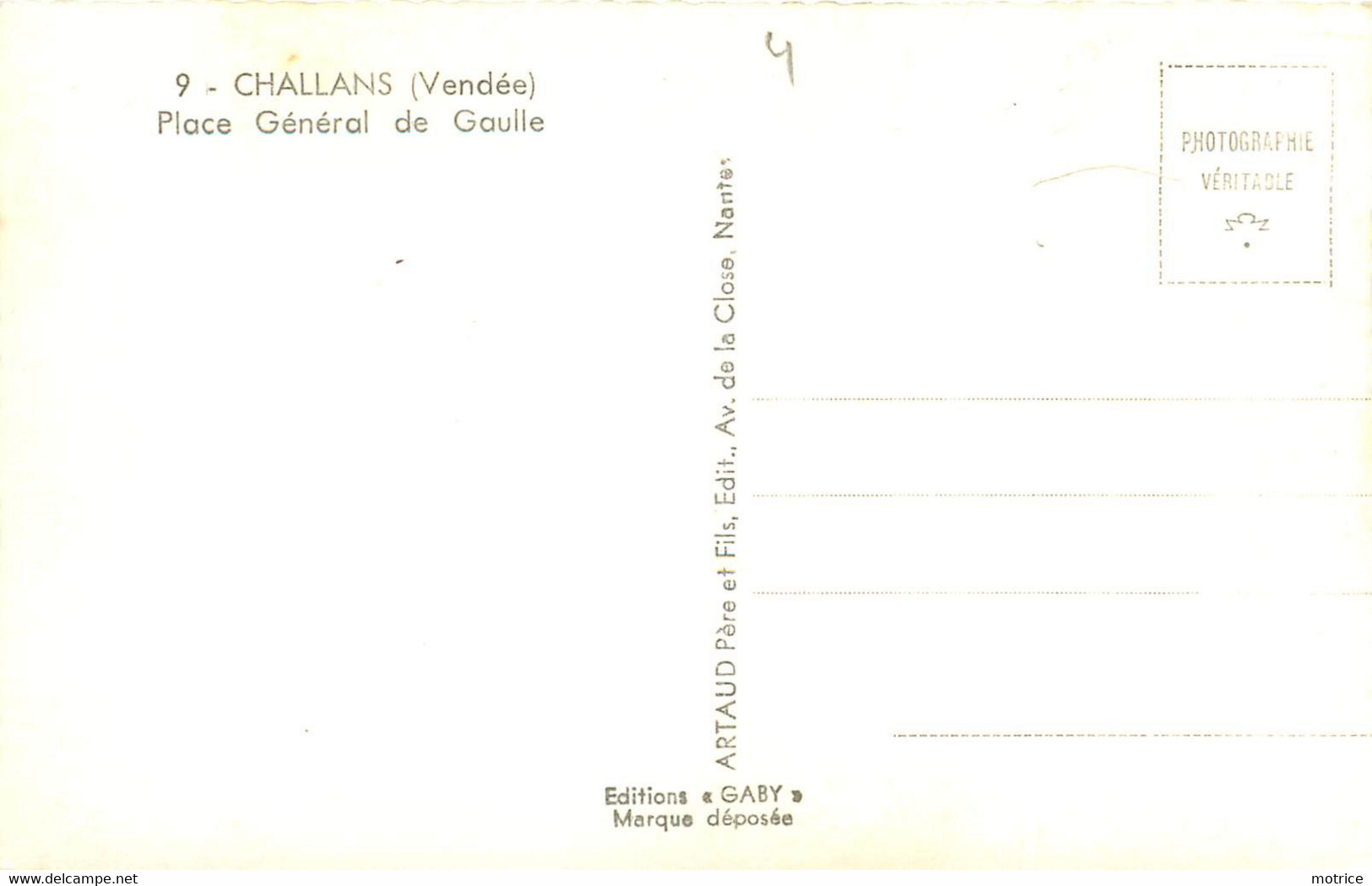 CHALLANS - Place Général De Gaulle.(café Du Commerce) - Challans