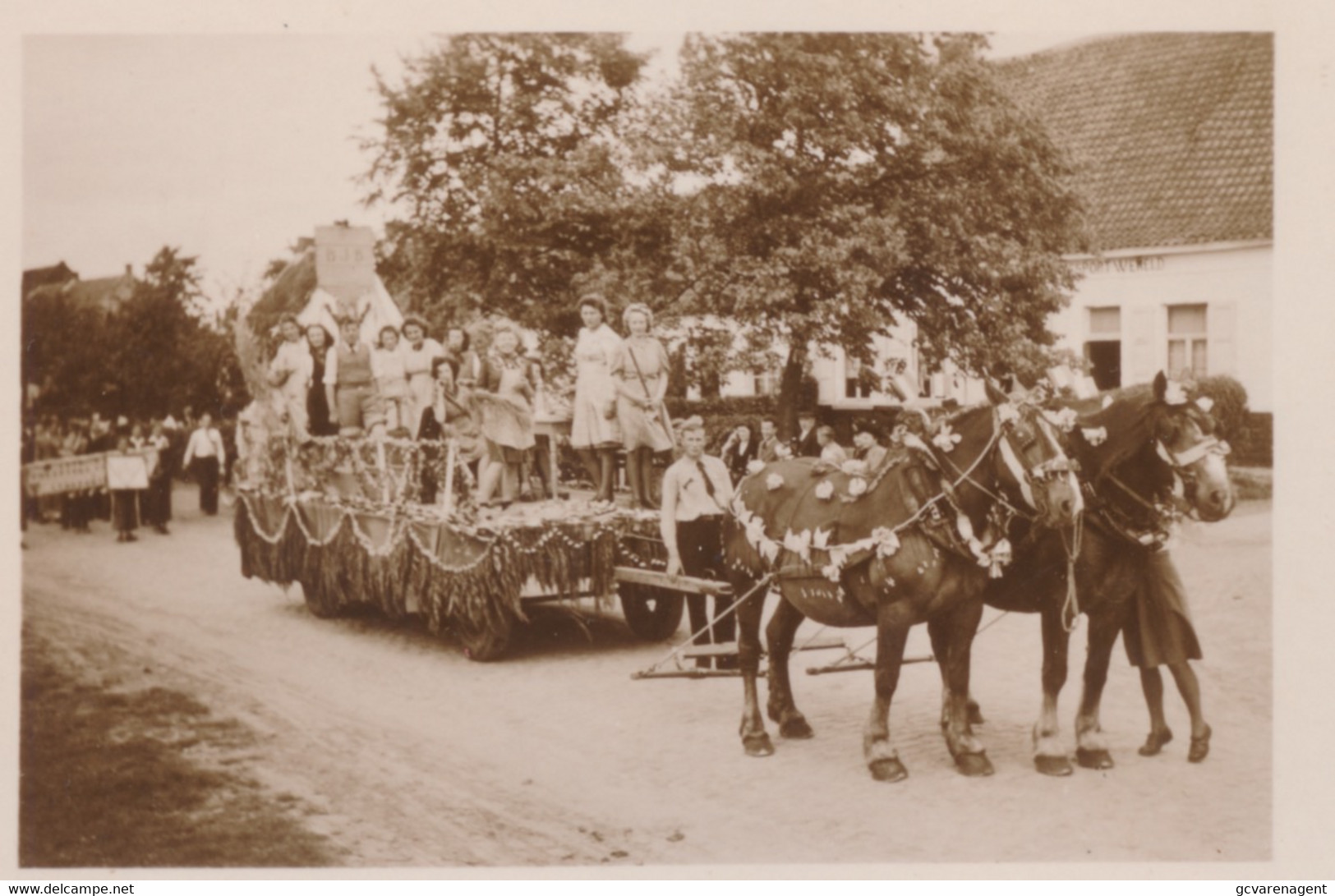 OOSTWINKEL  FOTO 12 X 8 CM  - TERUGKEER POLITIEKE GEVANGENE   GEEN  BESCHRIJVING 2 SCANS - Zomergem