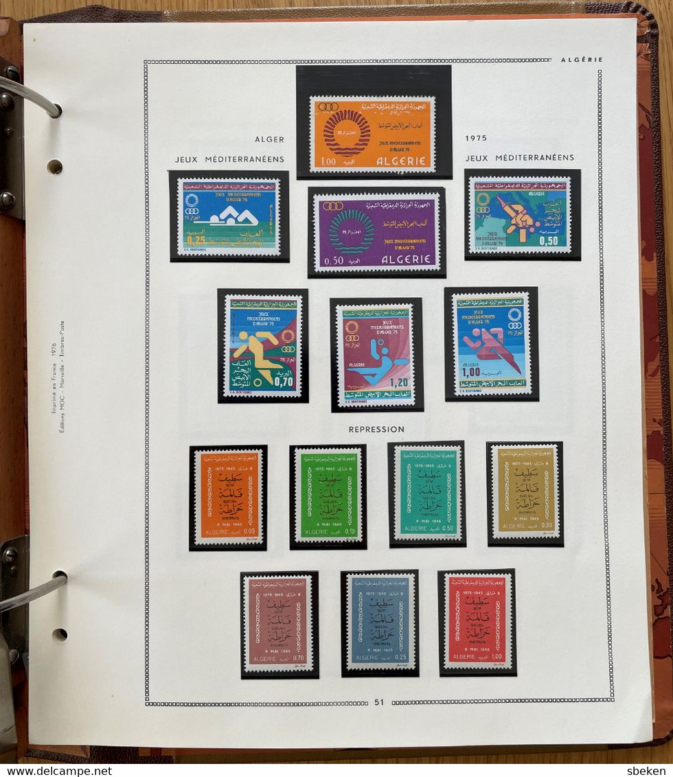 ALGERIE - COLLECTION TIMBRES** 1962-1986 - FEUILLES MOC