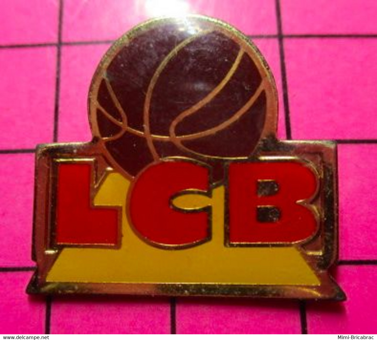 613F Pin's Pins / Beau Et Rare / THEME : SPORTS / CLUB BASKET-BALL LCB - Basketball
