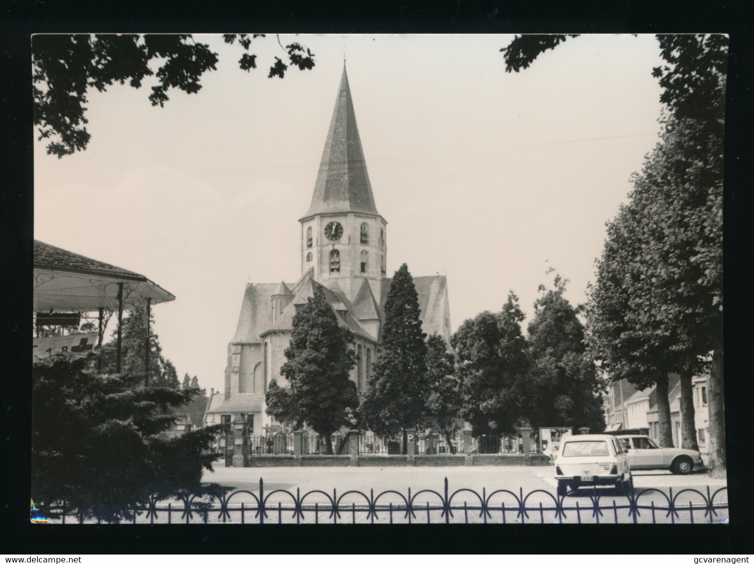 BASSEVELDE  KERK EN KIOSK - Assenede