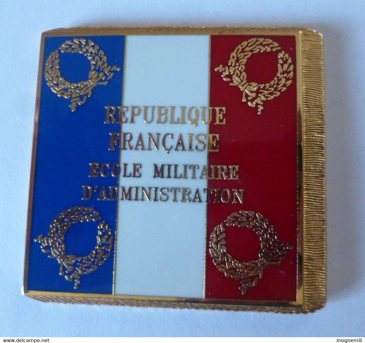 DRAPEAU ECOLE MILITAIRE D' ADMINISTRATION   En Métal Doré - Flaggen