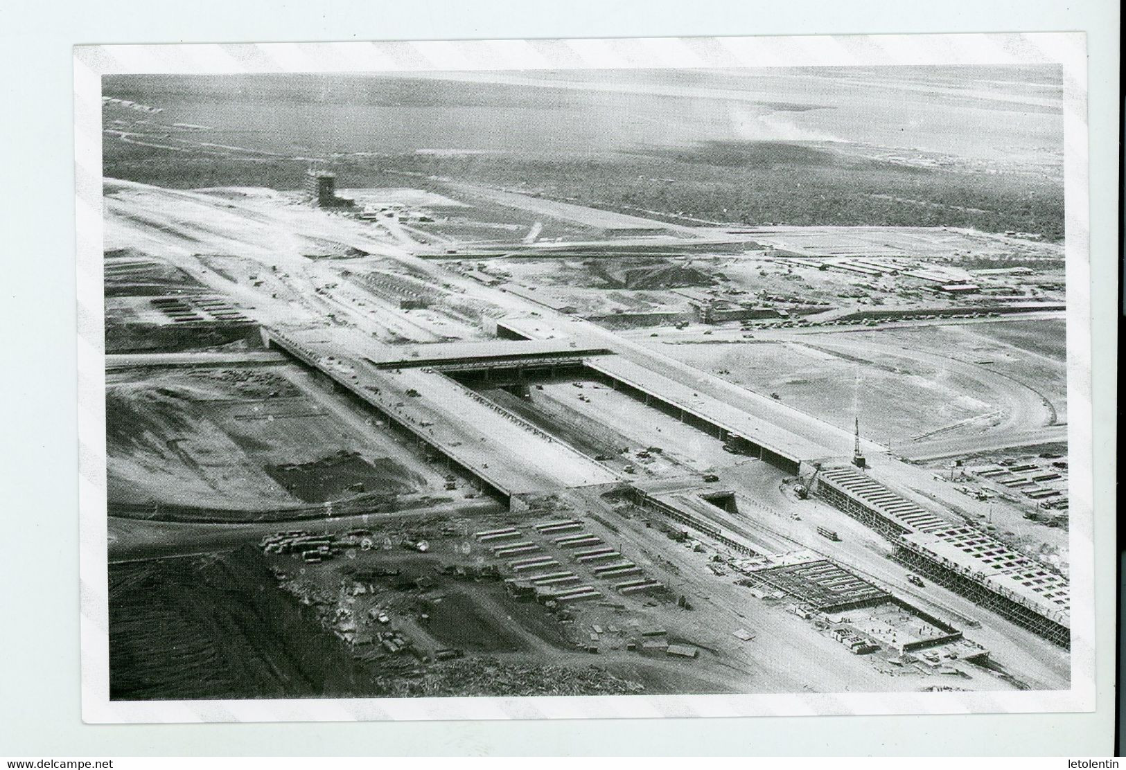 CPM: BRESIL - HISTORIA DE BRASILIA - TERMINAL DES BUS URBAINS - Brasilia