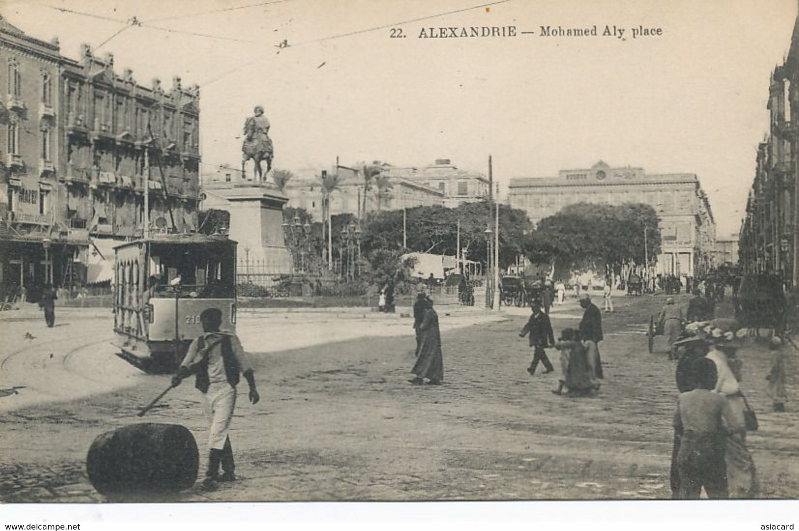 Alexandrie Mohamed Aly Place . Close Up Tram Tramway Rouleur Tonneau   Edit Coustoulides - Alexandrie