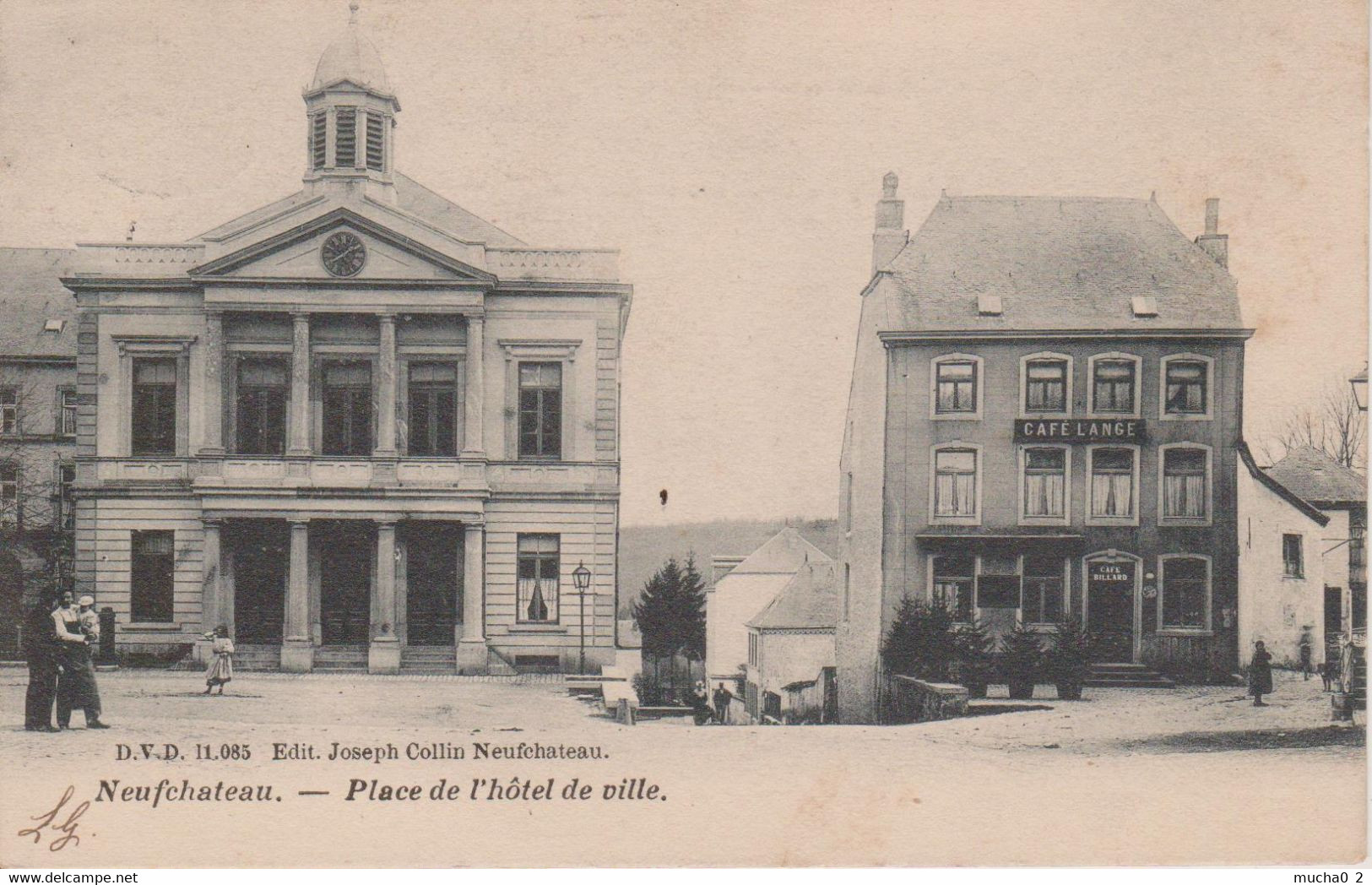 NEUFCHATEAU - PLACE DE L'HOTEL DE VILLE - Neufchâteau