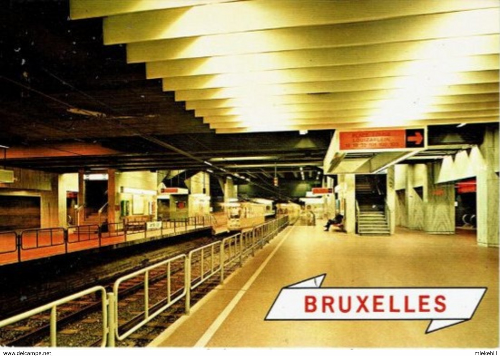 BRUXELLES-STATION DE METRO ARTS-LOI-TRAM - Transporte Público