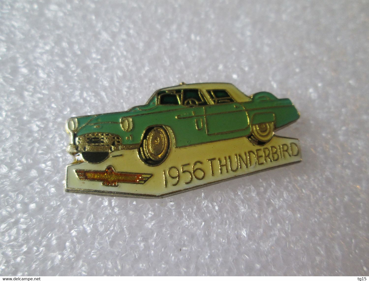 PIN'S    FORD  THUNDERBIRD  1956 - Ford