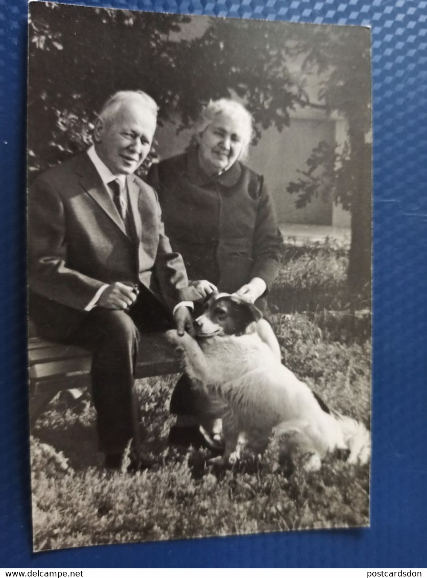 Writer Mikhail Sholokhov With A Dog  - Old  Postcard 1975 - Nobel Prize - Nobelpreisträger