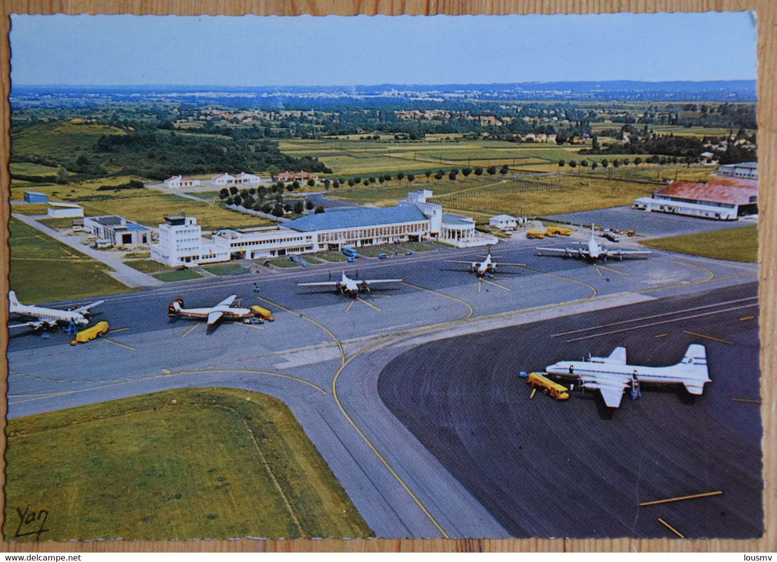 65 : Aeroport De Tarbes - Ossun - Lourdes - Avions De Ligne - (n°22394) - Ossun