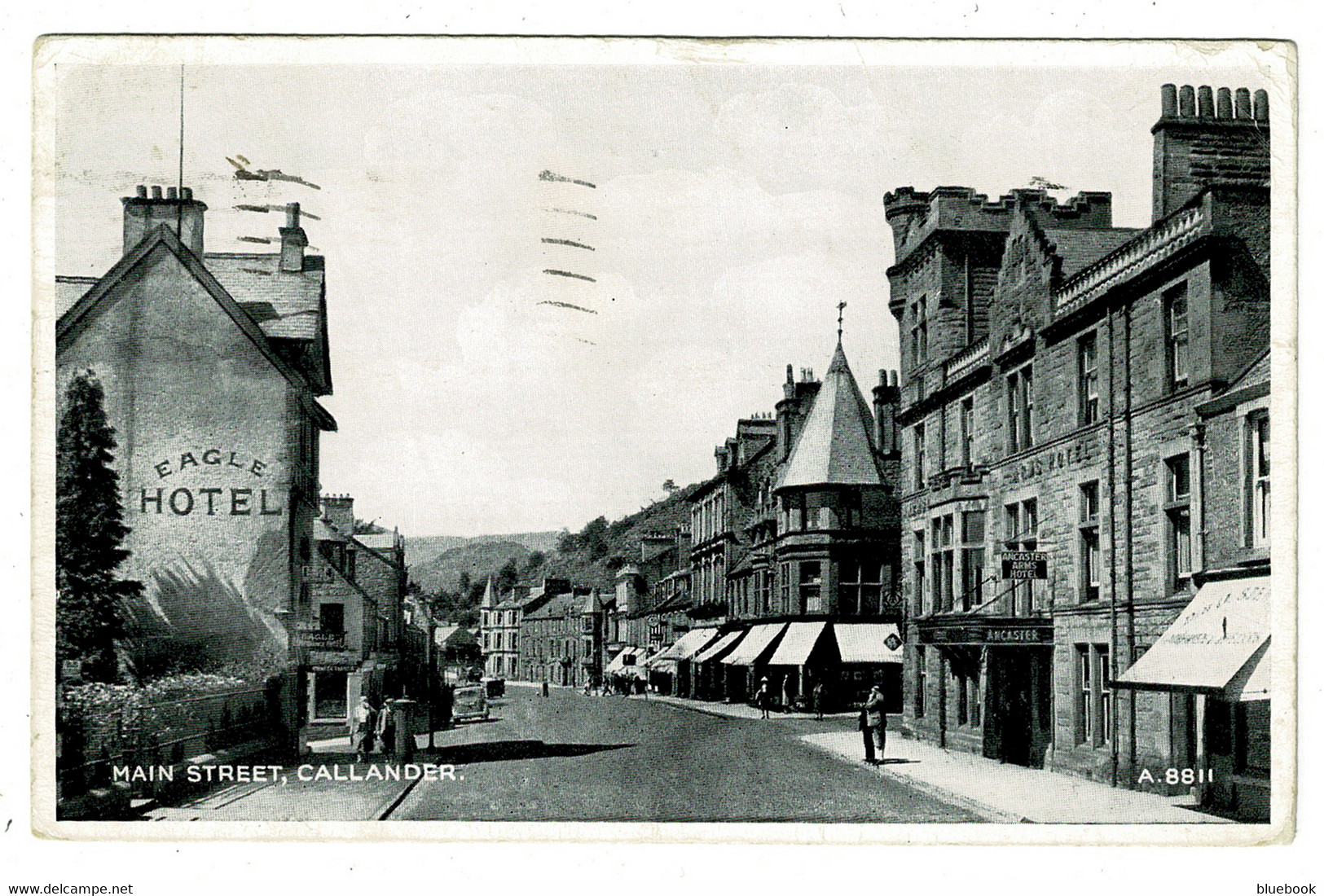 Ref 1522 - 1950 Postcard - Main Street & Eagle Hotel Callander - Stirlingshire Scotland - Stirlingshire