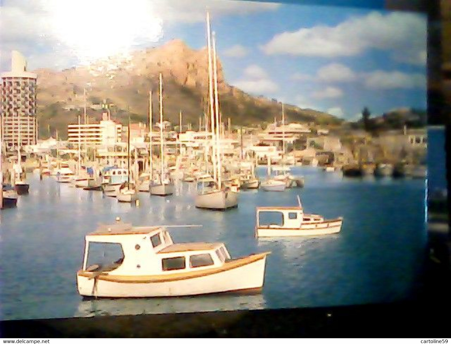 AUSTRALIA, TOWNSVILLE  CASTLE HILL HARBOUR  22C N1995 IN4762 - Townsville