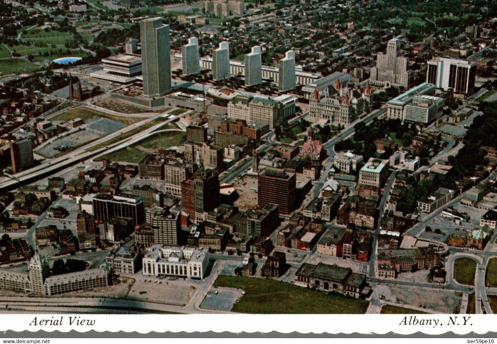 USA NEW YORK ALBANY AERIAL VIEW OF DOWNTOWN ALBANY THE NEW YORK STATE CAPITOL AND THE EMPIRE STATE PLAZA - Albany